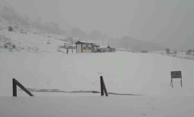 Keltepe Kayak Merkezinde Kar Yağışı Etkili Oluyor