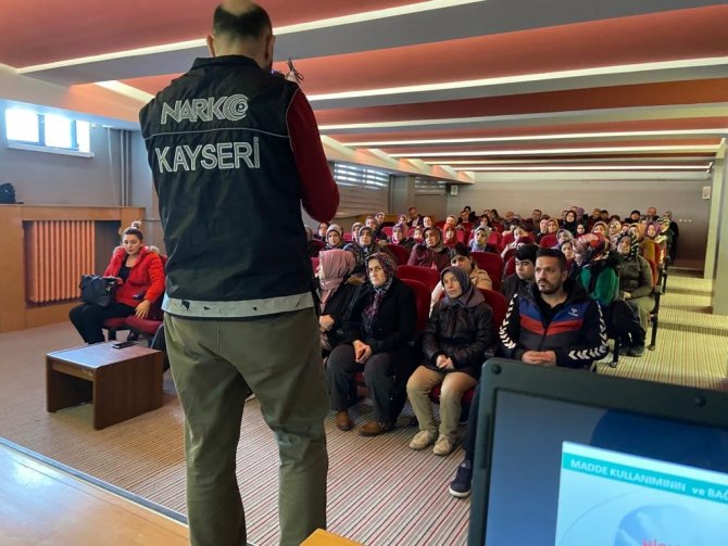 Narkotik Polisi 9 Bin 720 Vatandaşa Ulaştı