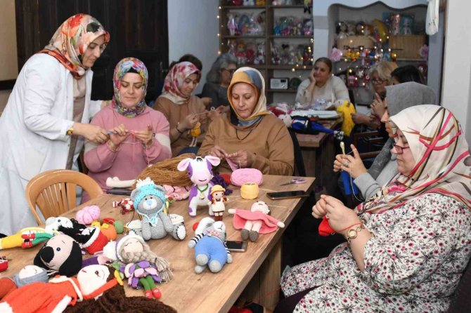 Hem Öğrenip Hem Kazanıyorlar