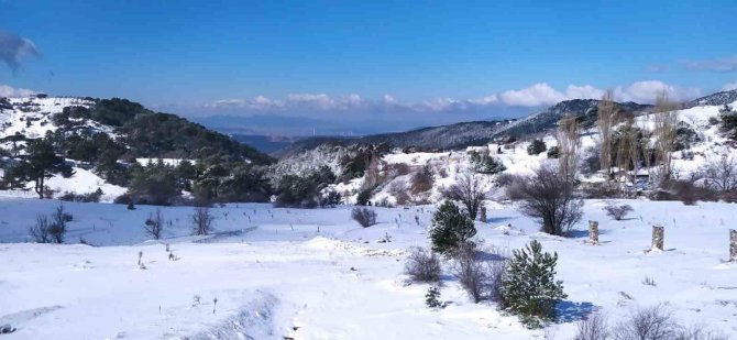 Yoğun Kar Yağışı Nedeniyle Spil Dağı Milli Parkı’nın Yolları Kapandı