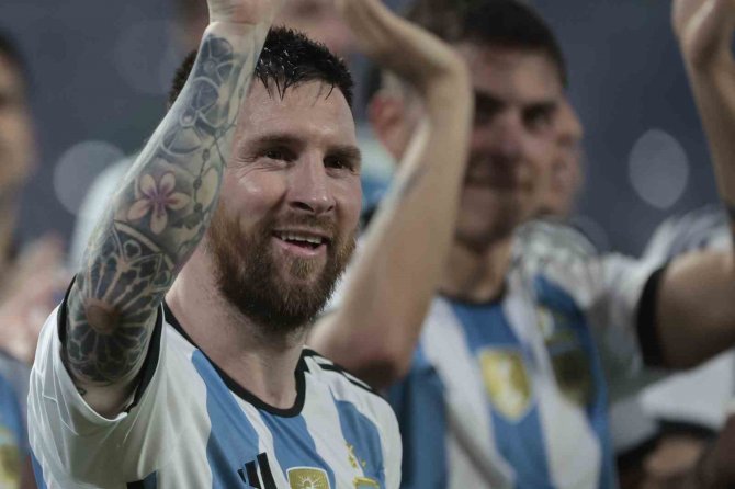 Messi, Milli Takımlarda 100 Gol Barajını Geçen 3. Futbolcu Oldu