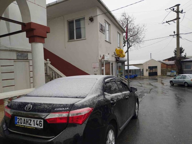 Çatalca’nın Yüksek Kesimlerinde Kar Yağışı Etkili Oldu