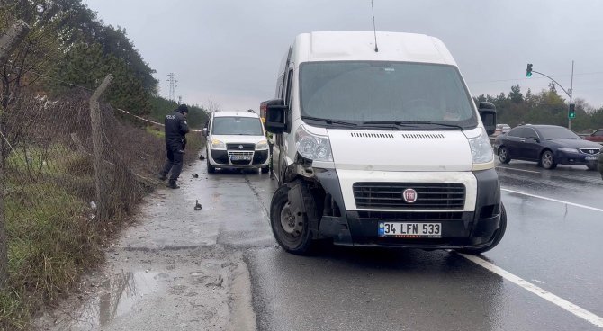 Arnavutköy’de Servis Aracı İle Çarpışan Motosiklet Sürücüsü Yaşamını Yitirdi