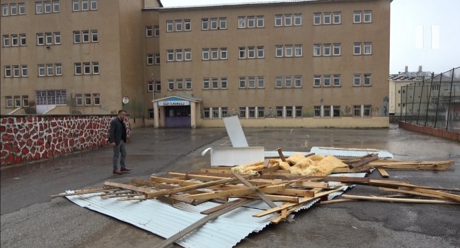 Muş’ta Eğitime Fırtına Engeli