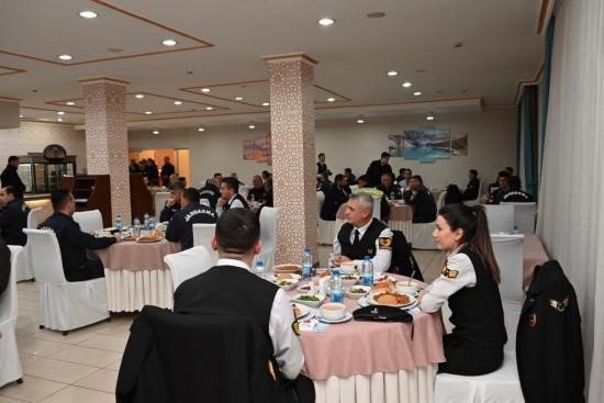 İ̇l Protokolü İftar Programında Bir Araya Geldi