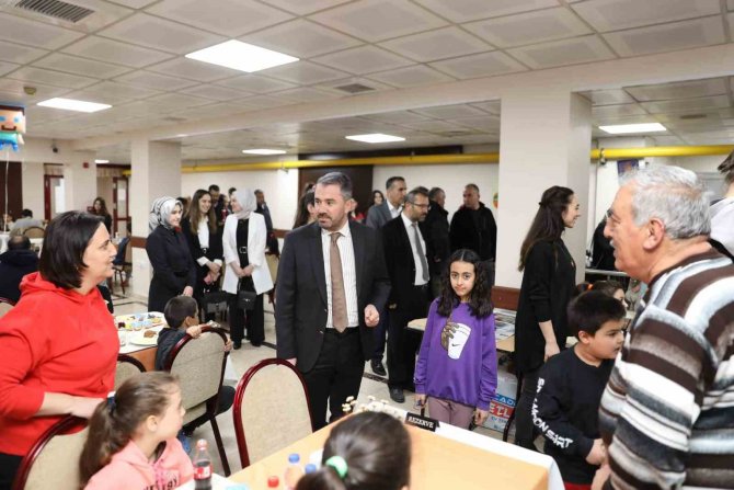 Başkan Çetin Depremzedelerle İftarda Buluştu