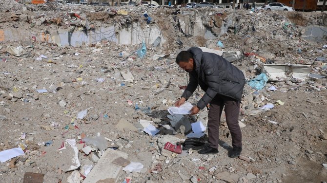 Ailesini Dinleyip Apartmana Taşınmaktan Vazgeçti, Depremden Kurtuldu