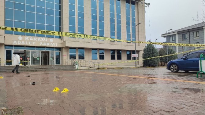 Adalet Sarayı Önünde Kayınvalidesini Silahla Yaralamıştı, Tutuklandı