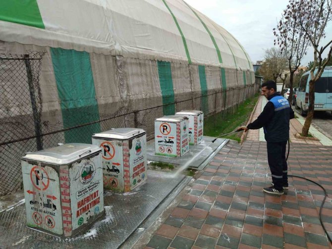 Siirt Belediyesi Kentte İlaçlama Çalışması Başlattı