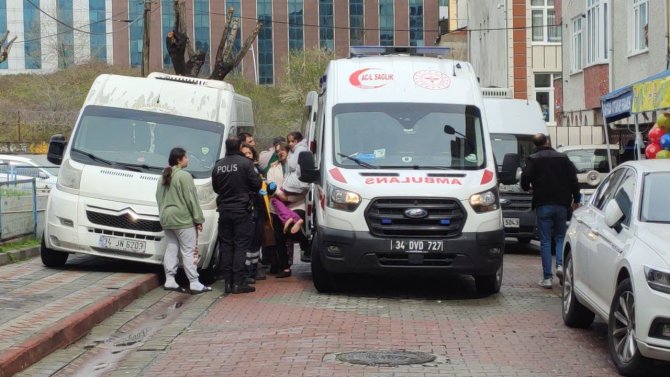 Sultangazi’de Çıkan Yangında Mahsur Kalan 1’i Çocuk 3 Kişi İtfaiye Ekipleri Tarafından Kurtarıldı