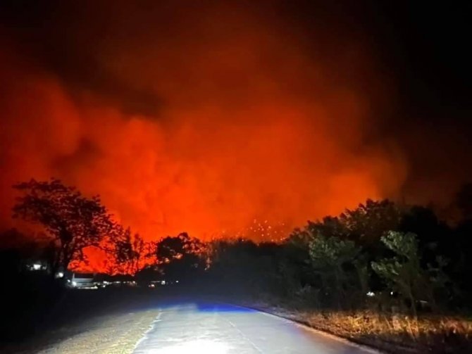 Tayland’da Yıldırım Düşmesi Sonucu Milli Parkta Yangın Çıktı