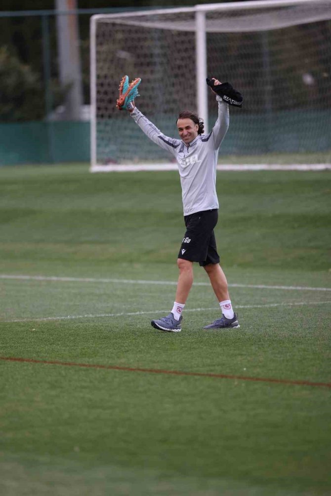 Lazar Markovic: "Bu Kulübe En İyi Hizmeti Vermek İstiyorum"