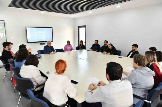 Esenyurt’ta Açılışı Yapılan Sinema Akademisi’nin İlk Dersi Gerçekleştirildi