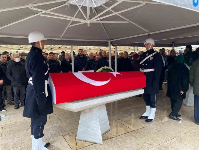 Ersin Arıoğlu Üsküdar’da Son Yolculuğuna Uğurlandı