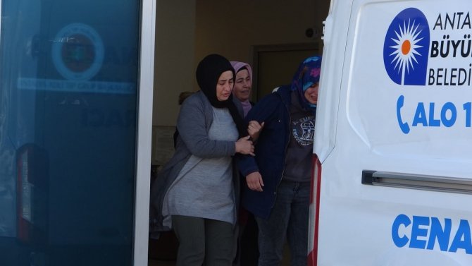Depremzede Annesini, Kazada Kaybeden Kadından En Acı Feryat: "Ne Olur Götürmeyin"