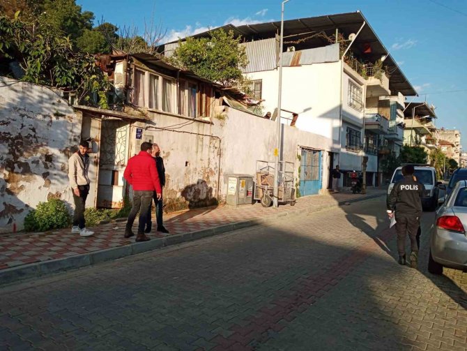 Yaşlı Adam Evde Ölü Bulundu