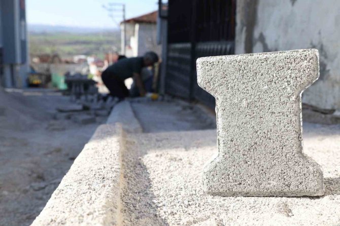 Kavak’ta Yollar Yenileniyor