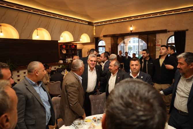 Beyazgül İ̇le Vali Ayhan Muhtarlarla Bir Araya Geldi