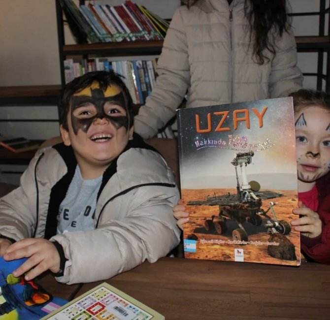 İ̇l Müdürü Bircan, Necla Hanım Konağı’na Açılan Kütüphaneyi Değerlendirdi