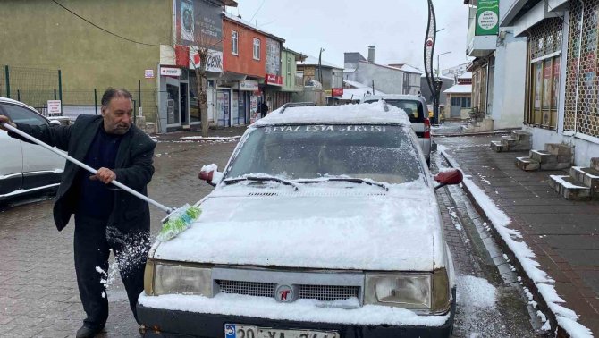 Karlıova Mart’ın Son Günlerinde Beyaza Büründü
