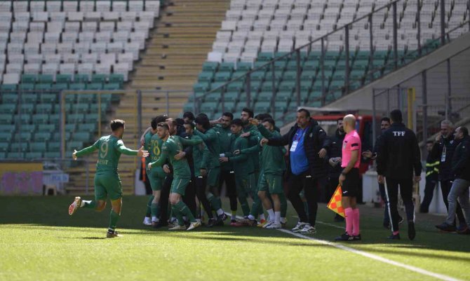 Tff 2. Lig: Bursaspor: 3 - Bayburt Özel İ̇dare Spor: 1