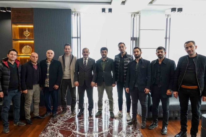 Çemişgezekliler Derneği Üyeleri Başkan Alan İle Bir Araya Geldi