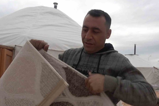 Şehir Dışındaki Ailesinin Yanına Gidecekken Depreme Yakalandı: Kendisi Kurtuldu, Oğlu Öldü
