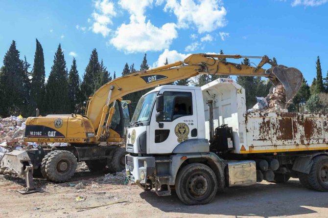 Buca Belediyesinden Kaçak Molozla Mücadele
