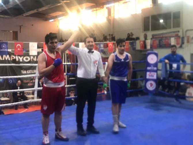 Elazığ Belediyespor’un 3 Boksörü Çeyrek Finalde