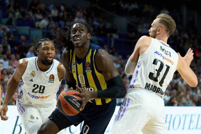 Thy Euroleague: Real Madrid: 90 - Fenerbahçe Beko: 75