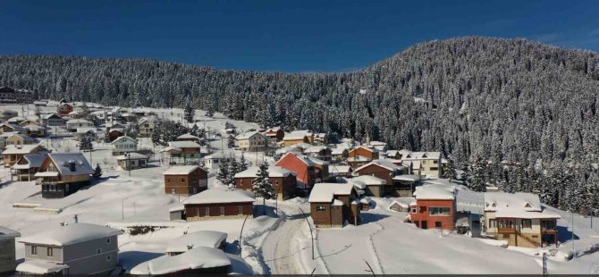 Beyaz Örtüyle Kaplanan Kulakkaya Yaylası Drone İle Görüntülendi