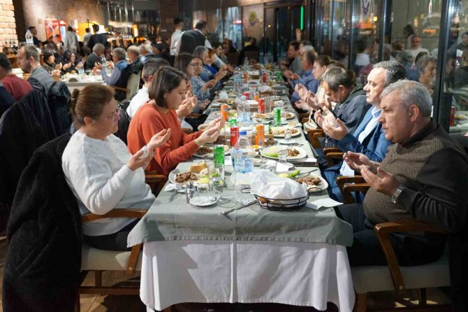 Bulgaristan Seçimlerini Değerlendiren Tekirdağ Valisi Yıldırım: “Var Mısınız Hep Birlikte En Az 40 Vekil Çıkarmaya”