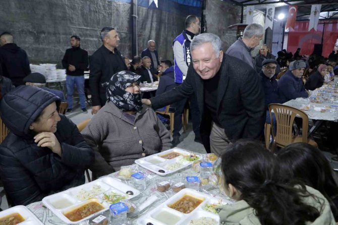Honaz Belediyesi Mahalle İftarlarında Hemşehrileriyle Buluşmaya Devam Ediyor
