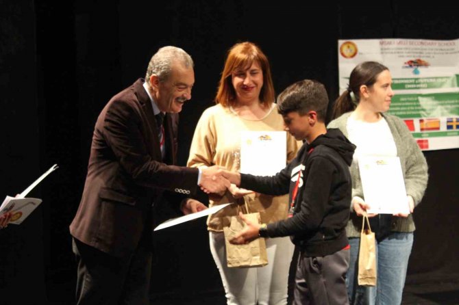 Misak-ı Milli Ortaokulu, Yabancı Öğrencileri Kültür Gecesinde Buluşturdu