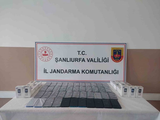 Jandarma Uygulamalarda Uyuşturucu Ve Kaçakçılık Malzemesi Ele Geçirdi