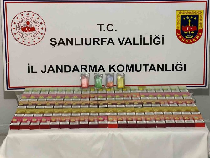 Jandarma Uygulamalarda Uyuşturucu Ve Kaçakçılık Malzemesi Ele Geçirdi