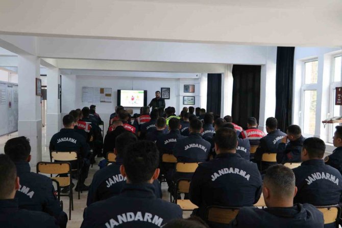 Jandarmaya Orman Yangınlarıyla Mücadele Eğitimi