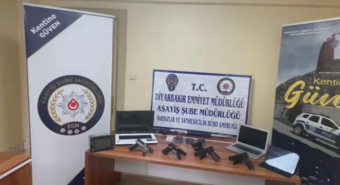 Diyarbakır’da Depremzedelerin Evine Giren 12 Şüpheli Tutuklandı