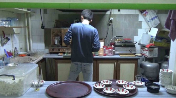 Bu Çayevinde Çaylar Ücretsiz