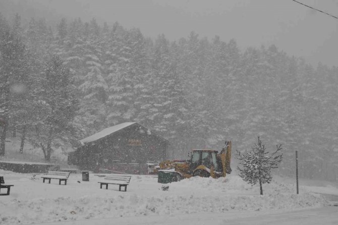 Bolu’nun Doğa Harikası Abant’ta Kış Güzelliği