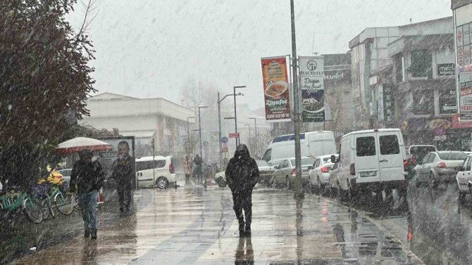 Düzce’de Kar Kalınlığı 30 Santimetreye Ulaştı