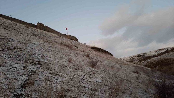 Kars’a Mart Karı Yağdı, Şehir Beyaza Büründü