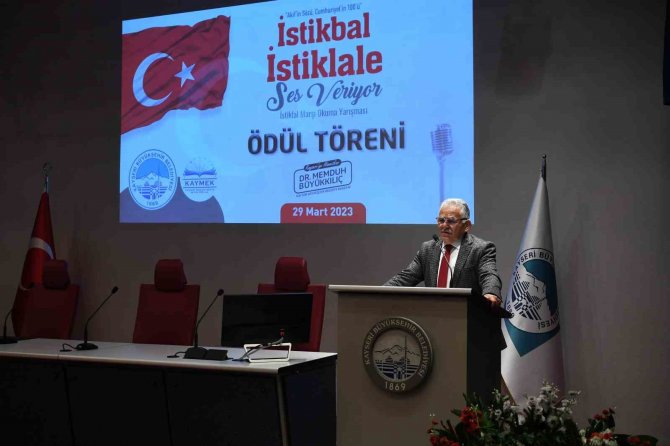 Başkan Büyükkılıç, İ̇stiklal Marşı’na Ses Veren İ̇stikbali Tebrik Etti