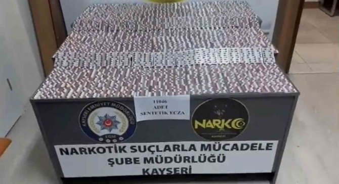 Tırdan Sentetik Hap Fışkırdı: 11 Bin 46 Adet Ele Geçirildi