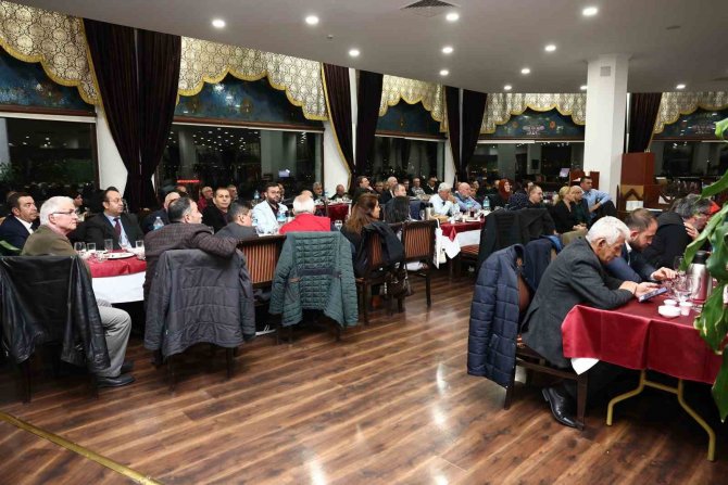 Başkan Altınok, Mahalle Başkanlarıyla İftarda Buluştu