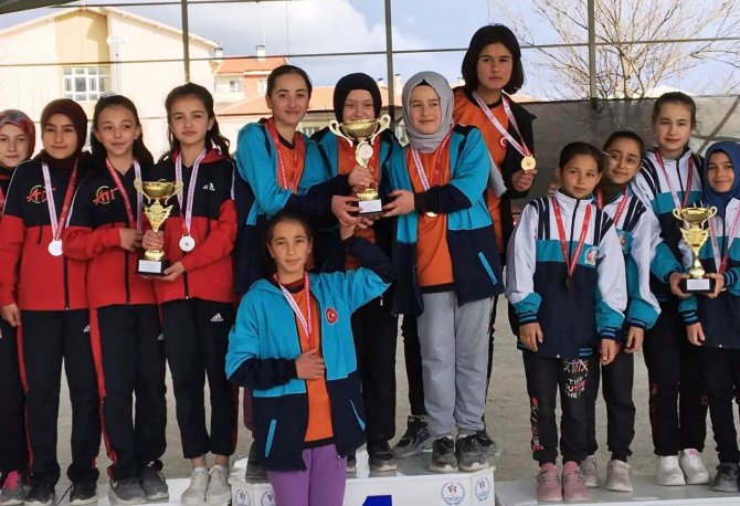 Köprüören Tek Termik Ortaokulu Küçükler Kız Ve Erkek Bocce Takımı İl Şampiyonu