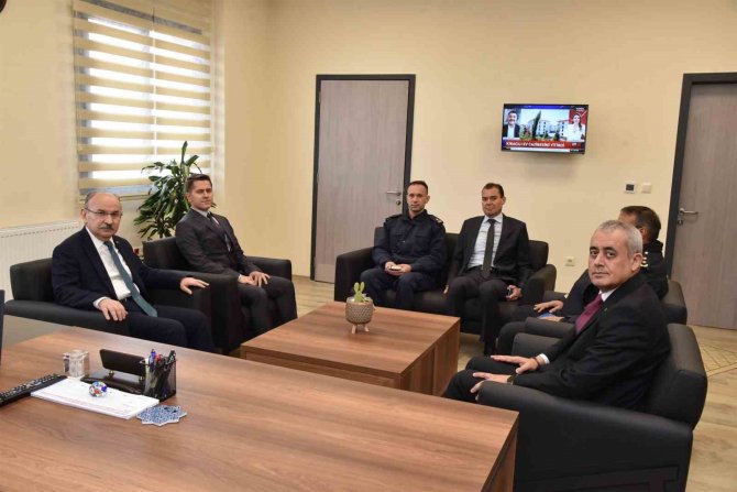 Vali Karadeniz, Alaşehir’e Deprem Yardımları İçin Teşekkür Etti