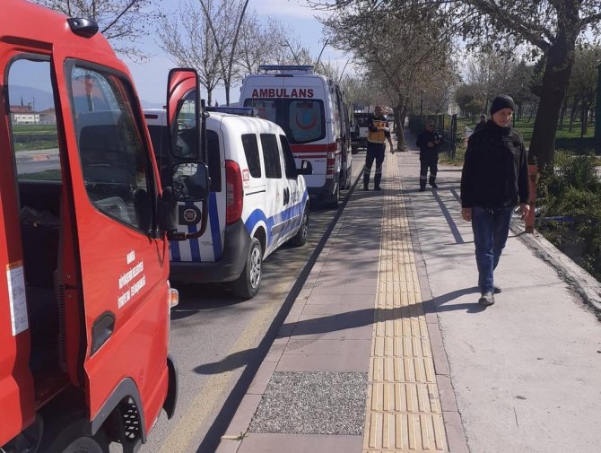 Otomobil Köprüden Uçtu: 1 Yaralı