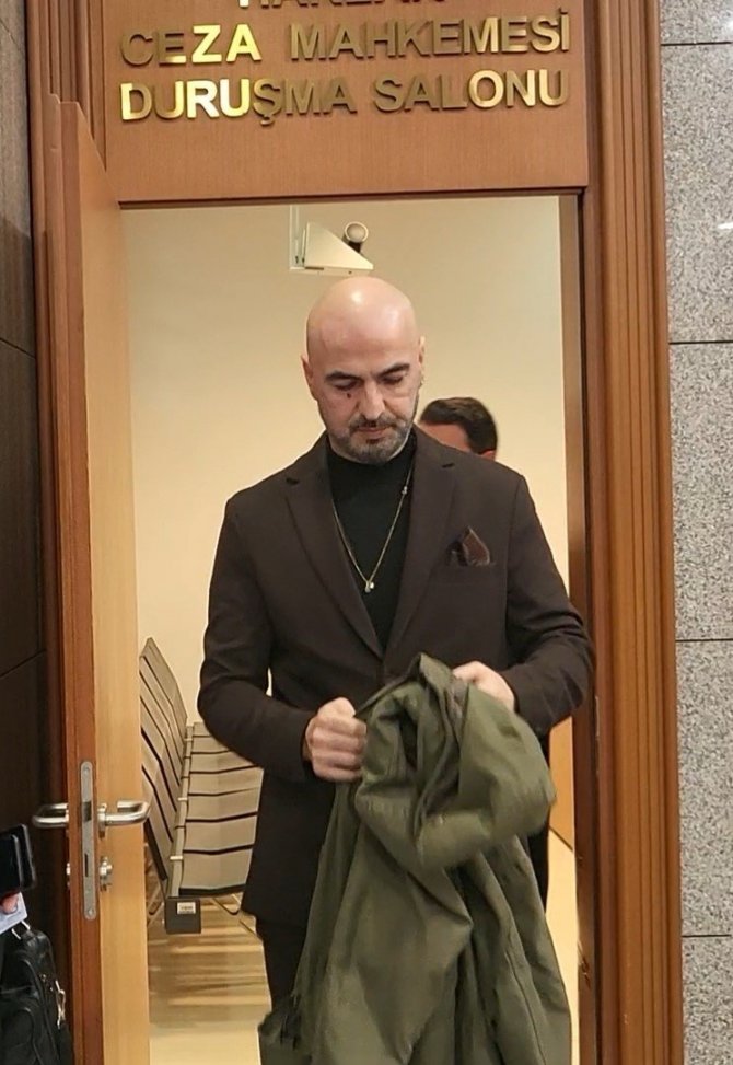 Şarkıcı Soner Sarıkabadayı’nın "Melodi Aşırdığı" İddiasıyla Yargılanmasına Devam Edildi