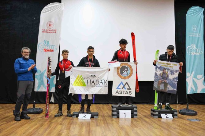 Dağ Kayağında Madalyalar Sahiplerini Buldu